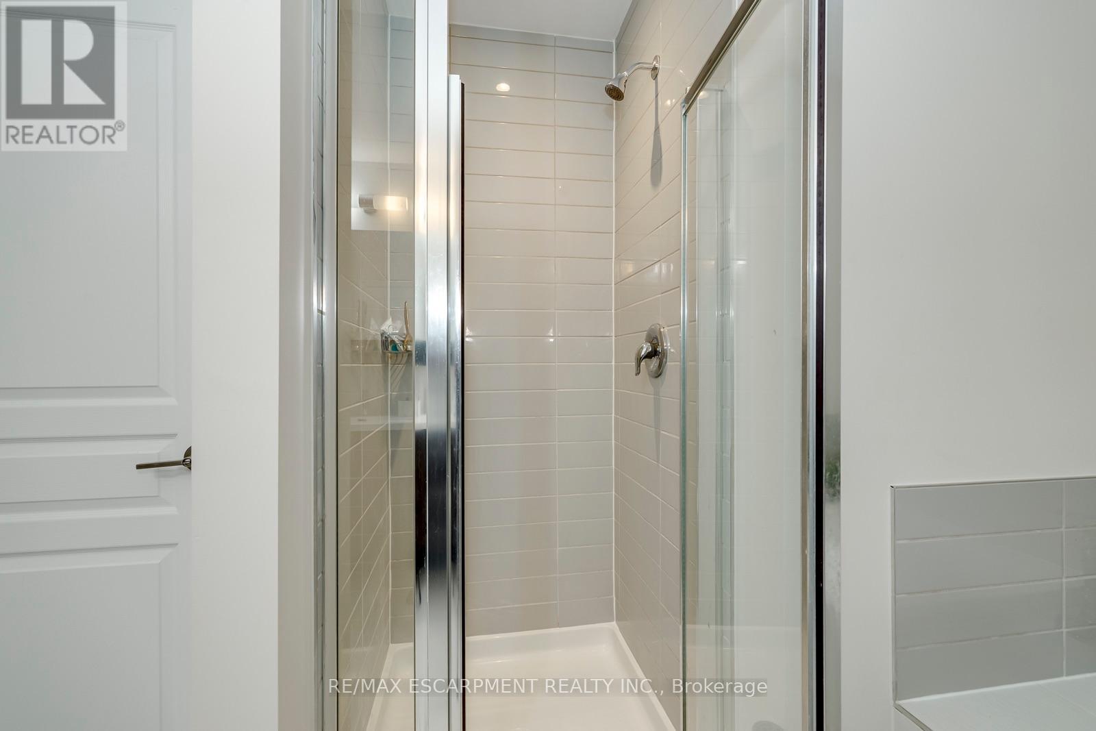 393 Grantham Common, Oakville, Ontario  L6H 7E3 - Photo 37 - W13766150