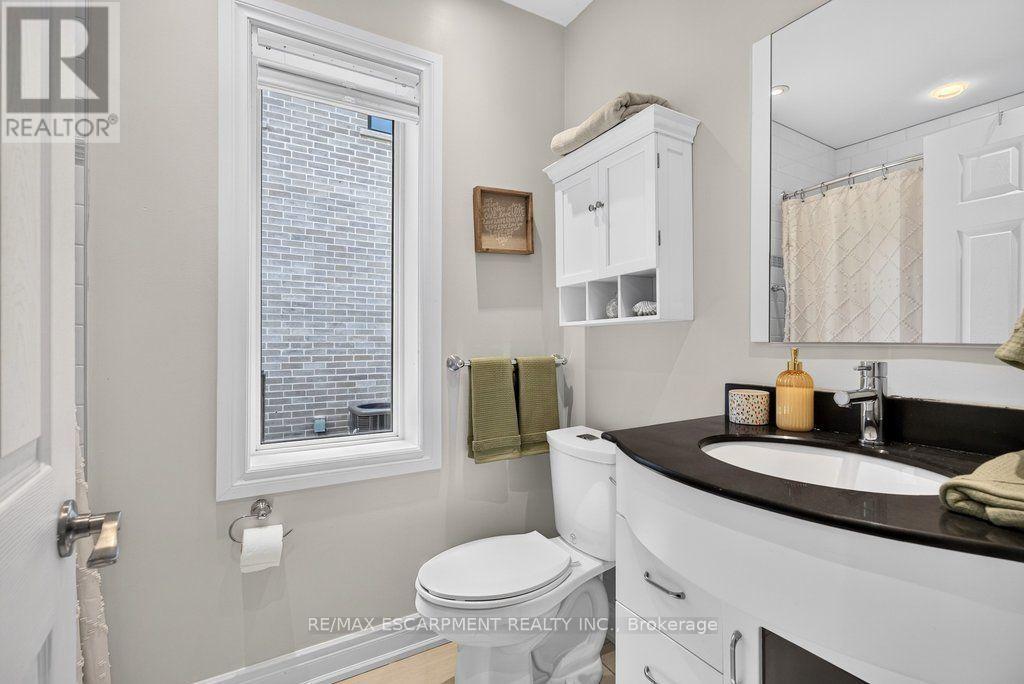 825 King Road, Burlington, Ontario  L7T 3K8 - Photo 25 - W13766278