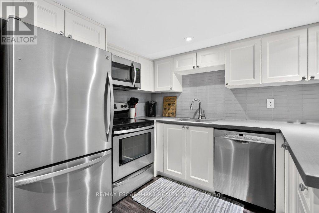 825 King Road, Burlington, Ontario  L7T 3K8 - Photo 36 - W13766278
