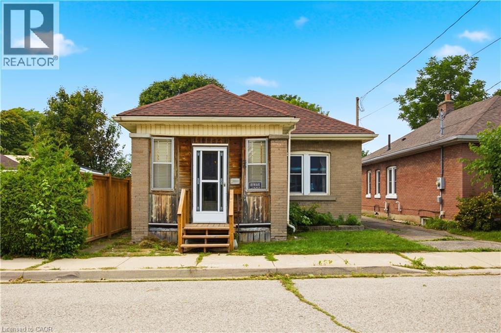 26 MAITLAND Street, Brantford, Ontario