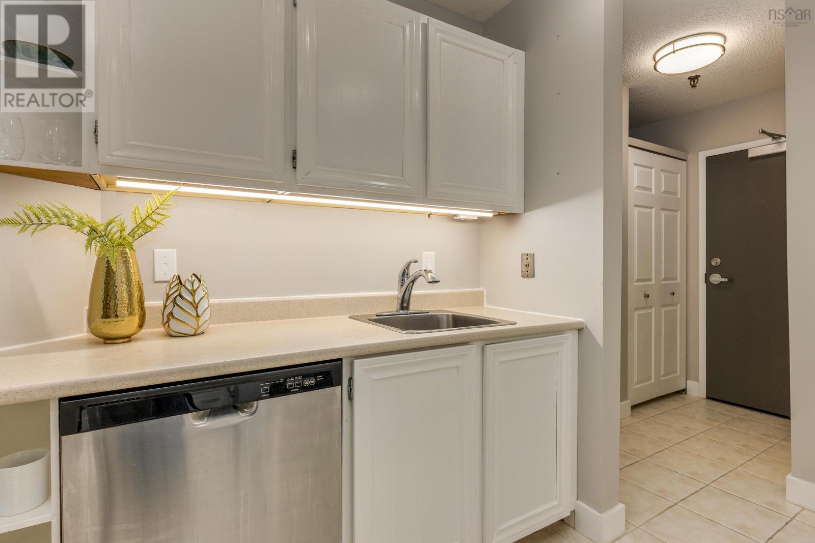 204 2080 Quingate Place, Halifax, Nova Scotia  B3L 4R9 - Photo 11 - 202622892