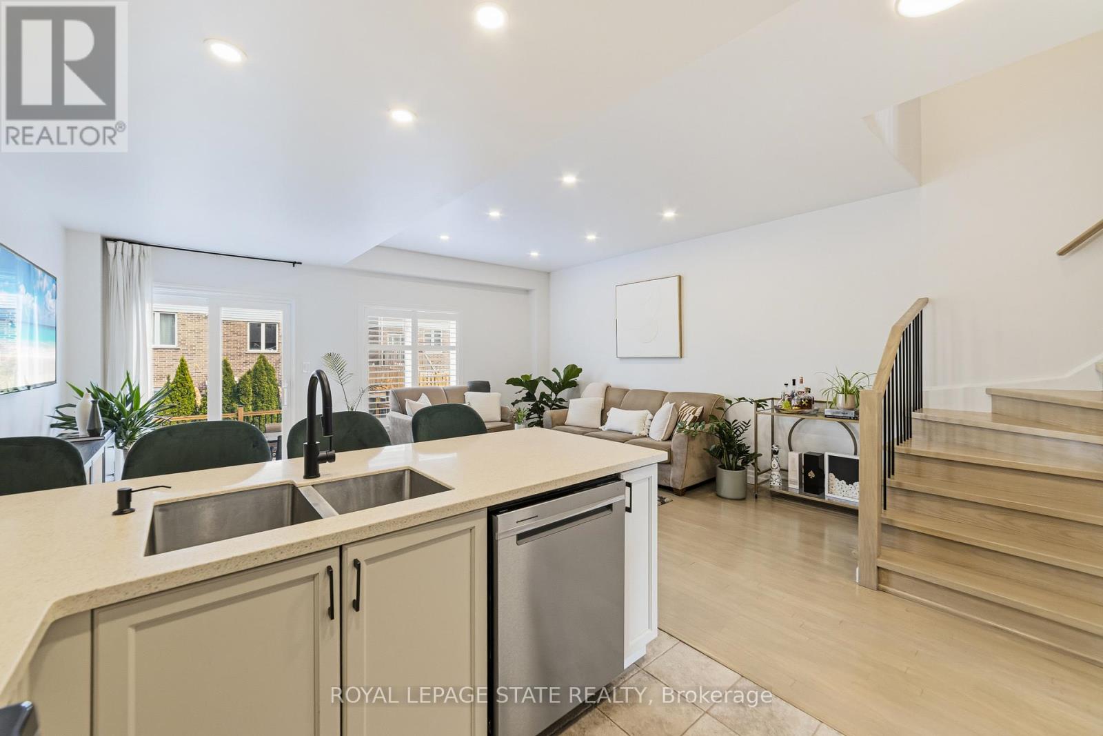 92 Benziger Lane, Hamilton, Ontario  L8E 6G5 - Photo 8 - X13766200