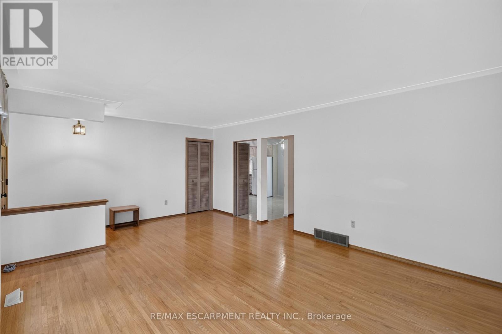80 Sarasota Avenue, Hamilton, Ontario  L9C 3X5 - Photo 8 - X13766214