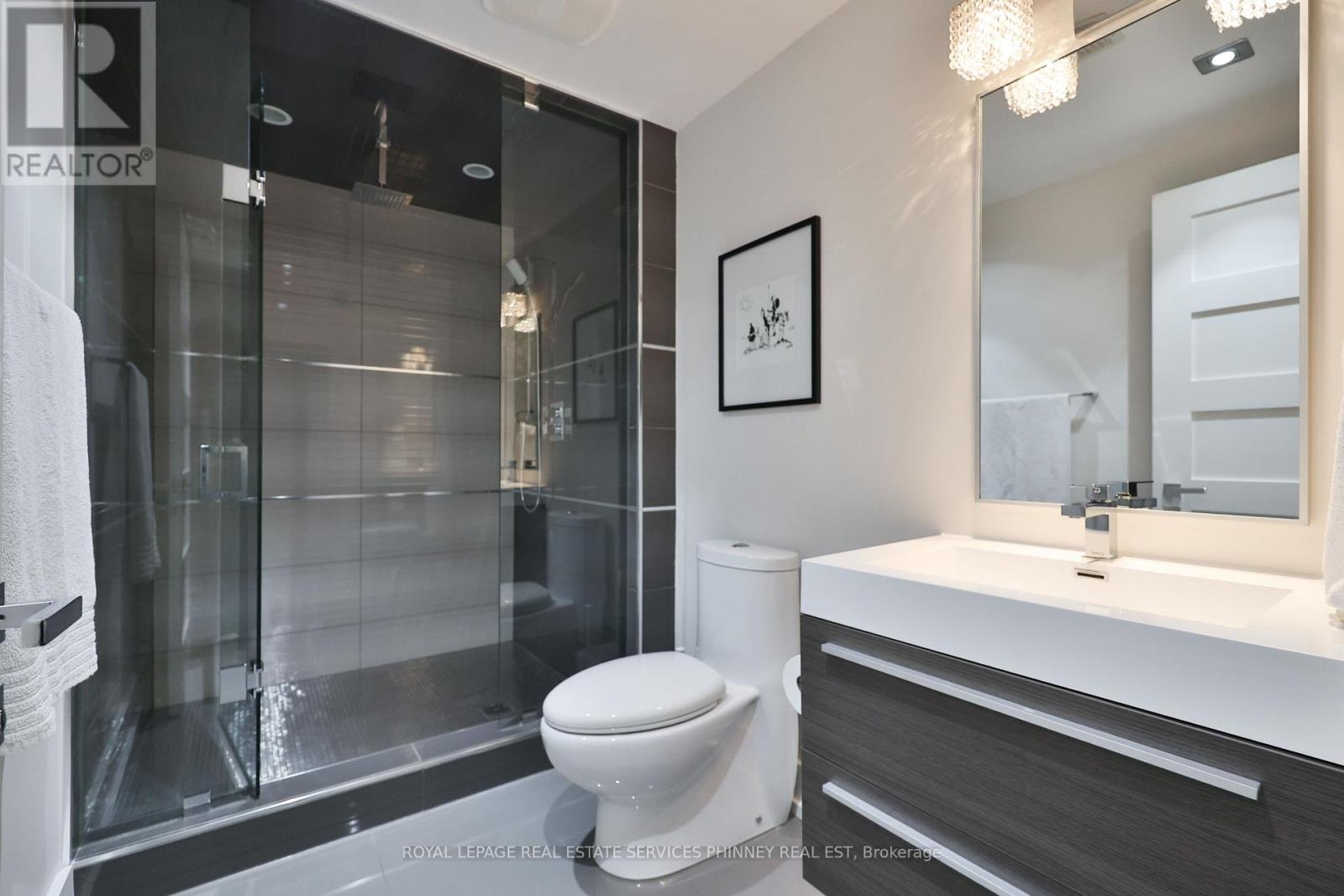 647 Montbeck Crescent, Mississauga, Ontario  L5G 1P1 - Photo 45 - W13549946