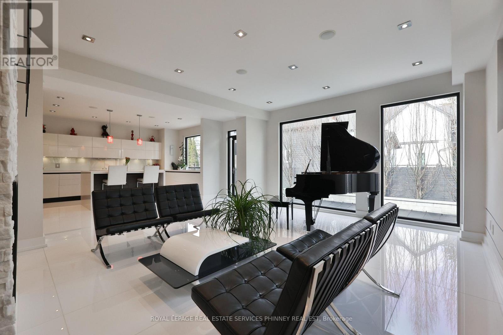 647 Montbeck Crescent, Mississauga, Ontario  L5G 1P1 - Photo 7 - W13549946