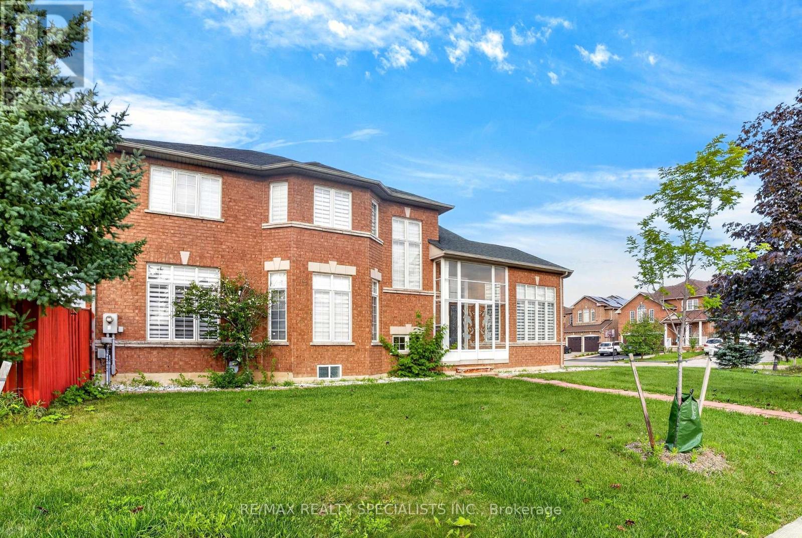 3463 Crimson King Circle, Mississauga, Ontario  L5N 8M9 - Photo 5 - W13765710