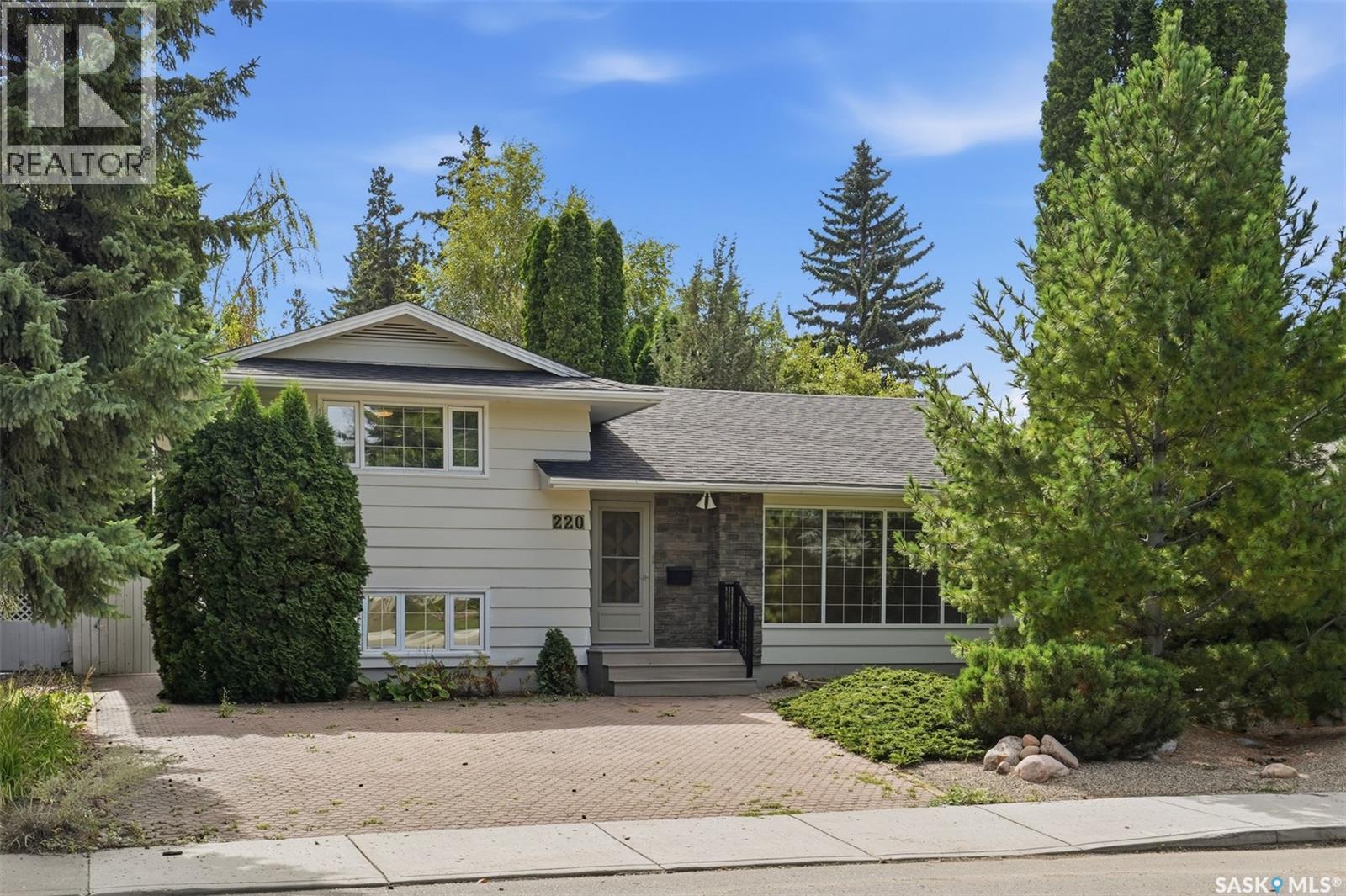 220 Garrison Crescent, Saskatoon, Saskatchewan  S7H 2Z8 - Photo 3 - SK047801