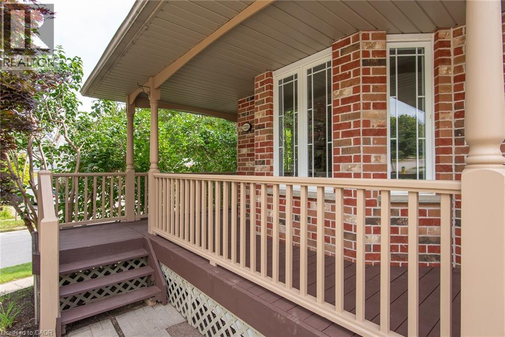 731 Butternut Avenue, Waterloo, Ontario - Photo 4 - 40861507