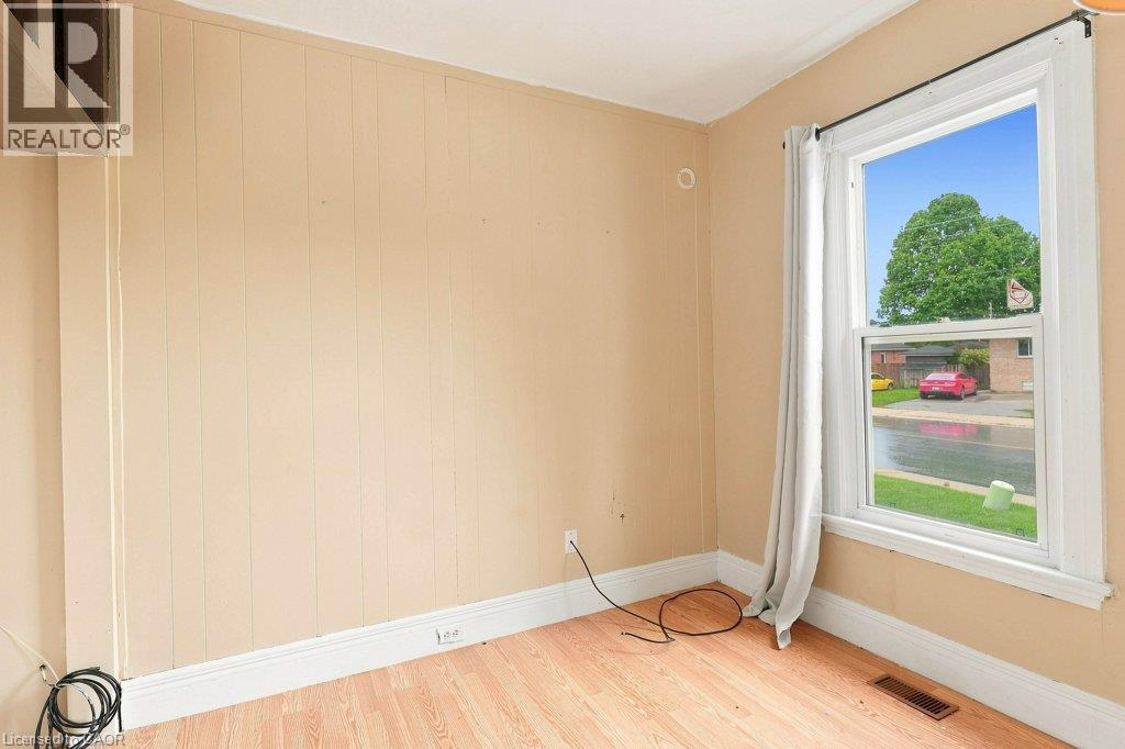 69 Stanley Street, Brantford, Ontario N3S 6M4 - Photo 7 - 40861675