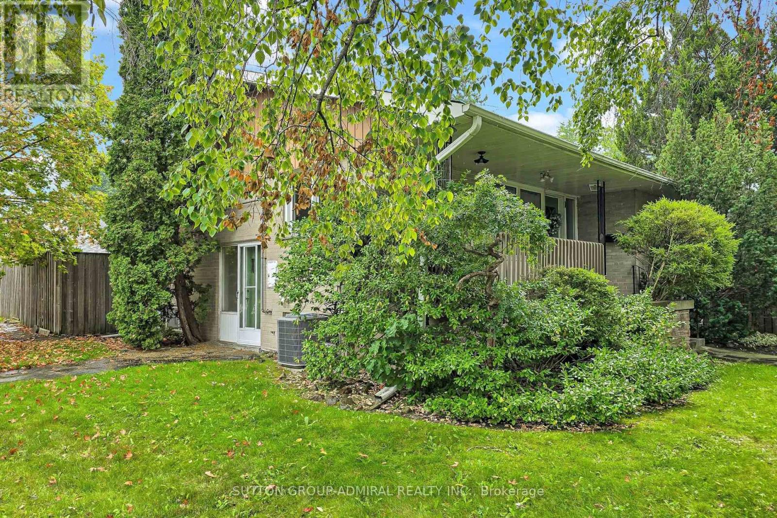 49 TALBOT ROAD, Toronto, Ontario