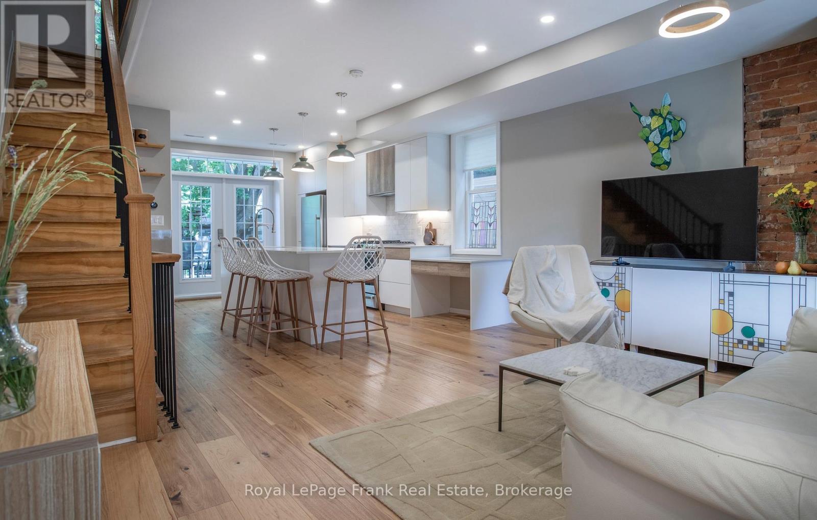 248 Benson Avenue, Toronto (Wychwood), Ontario  M6G 2J6 - Photo 3 - C13766440