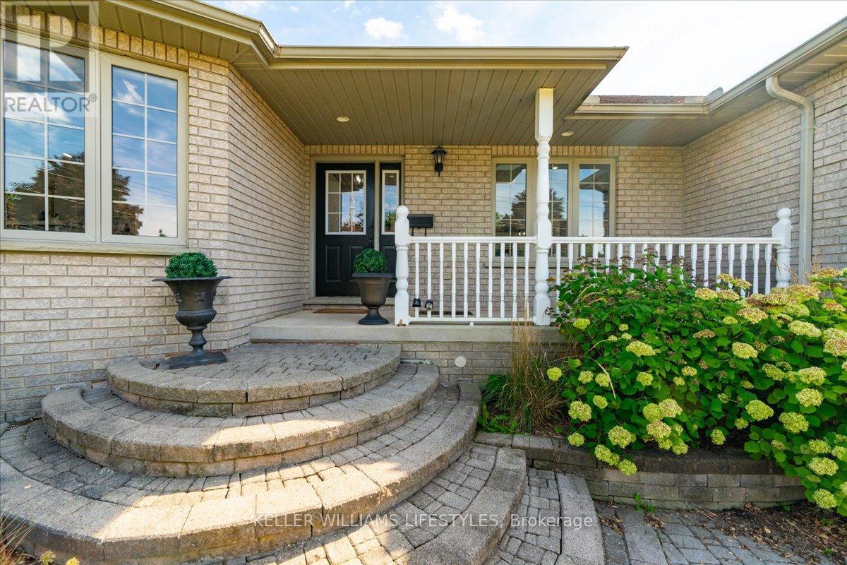6217 Townsend Line, Lambton Shores, Ontario  N0N 1J0 - Photo 4 - X13766462
