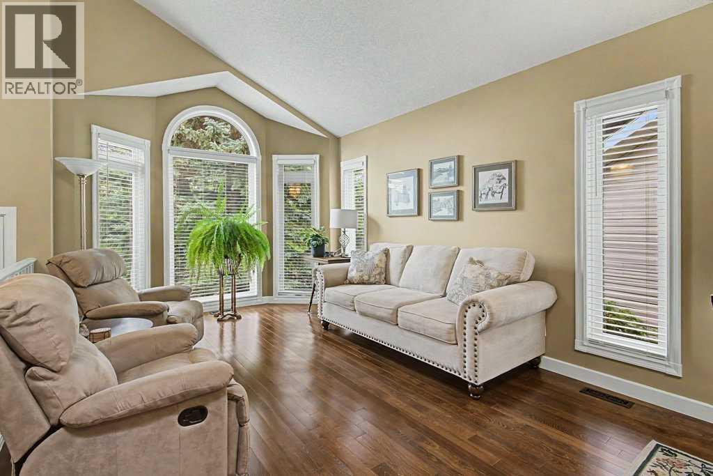 43 Riverside Road SE, Calgary, Alberta  T2C 3T9 - Photo 3 - A2337536