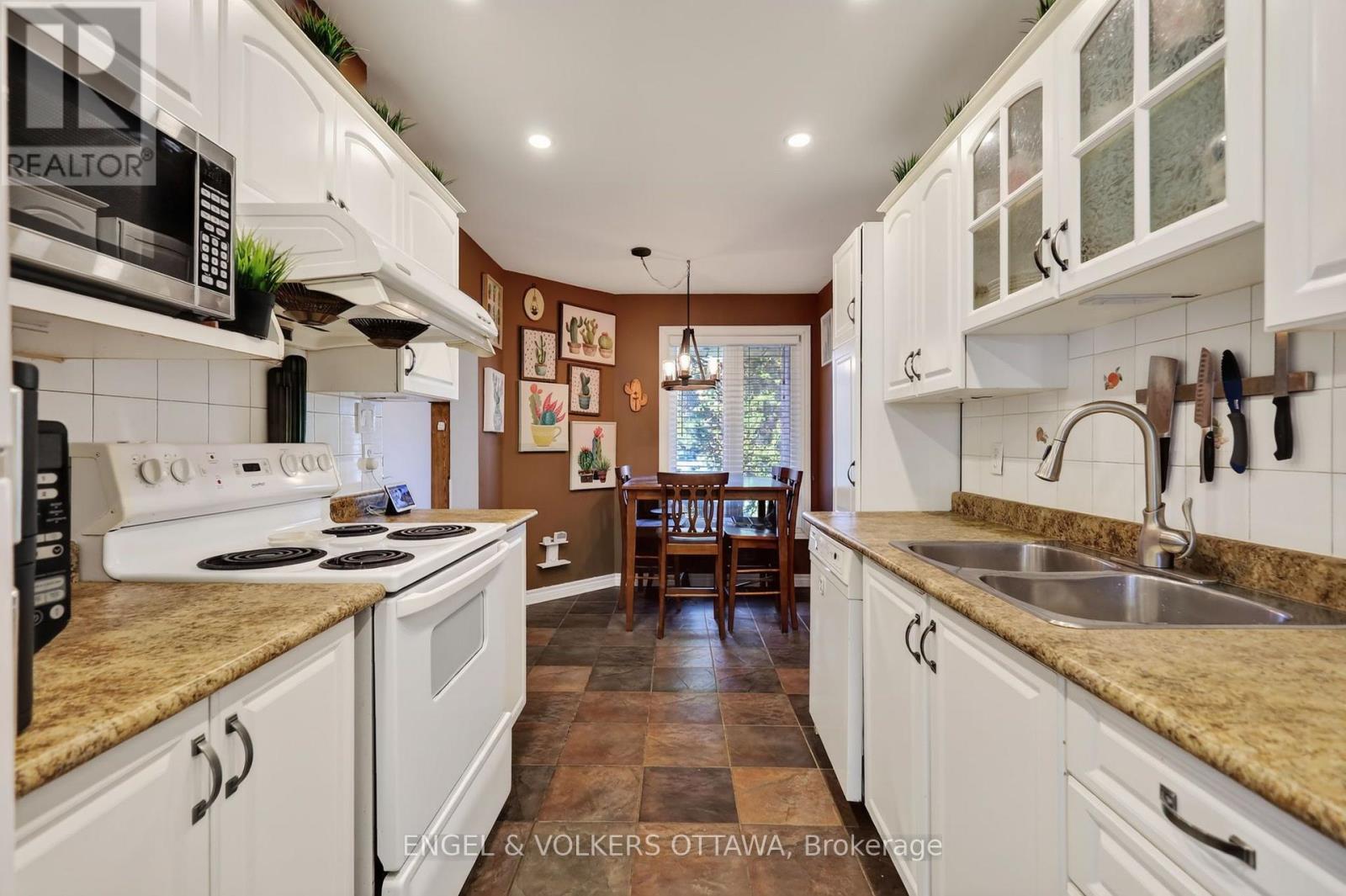 9 Streamwood Lane, Ottawa, Ontario  K1T 3R2 - Photo 10 - X13766800