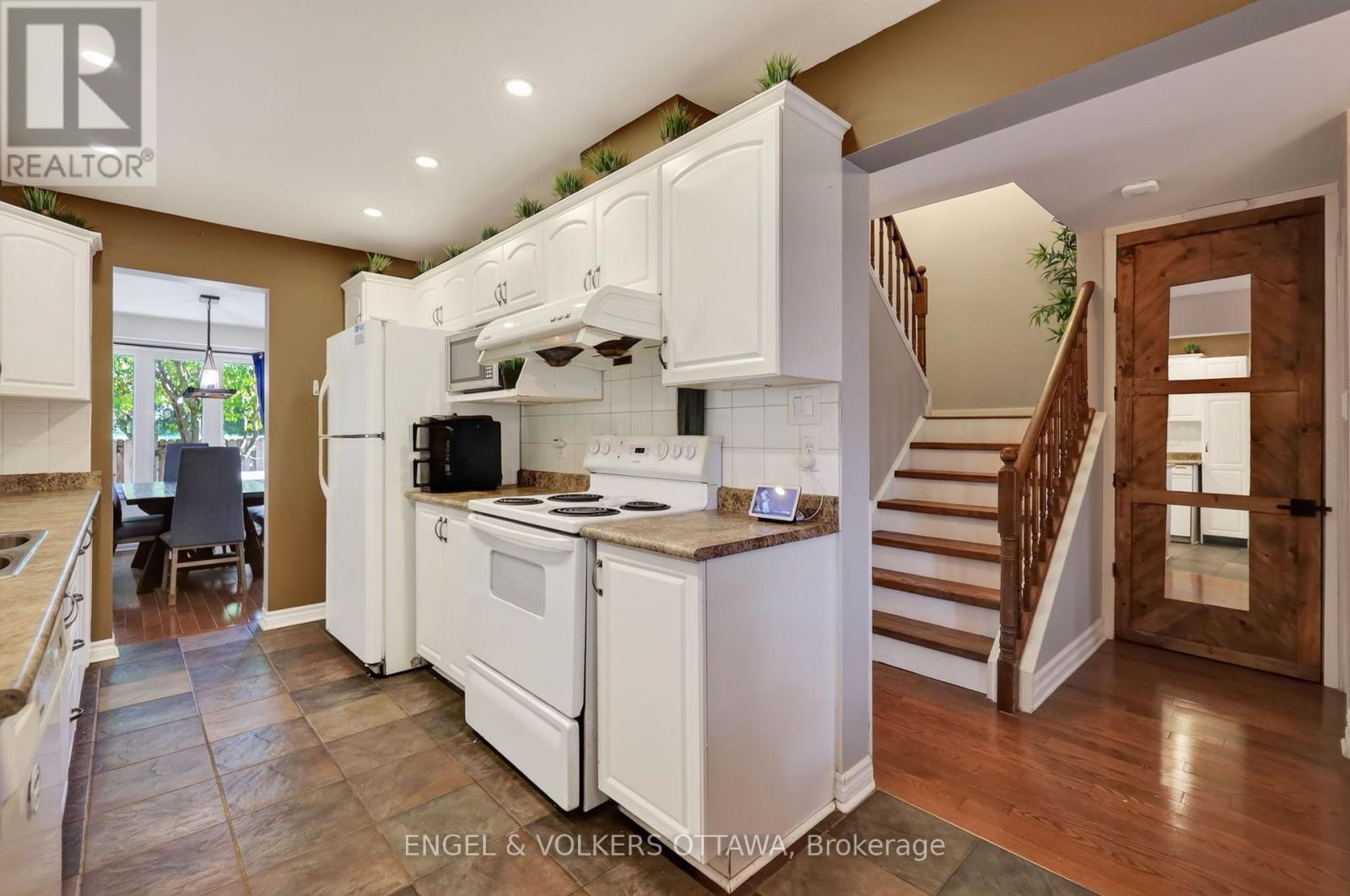 9 Streamwood Lane, Ottawa, Ontario  K1T 3R2 - Photo 12 - X13766800