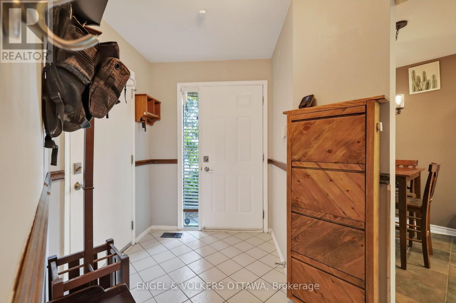 9 Streamwood Lane, Ottawa, Ontario  K1T 3R2 - Photo 4 - X13766800