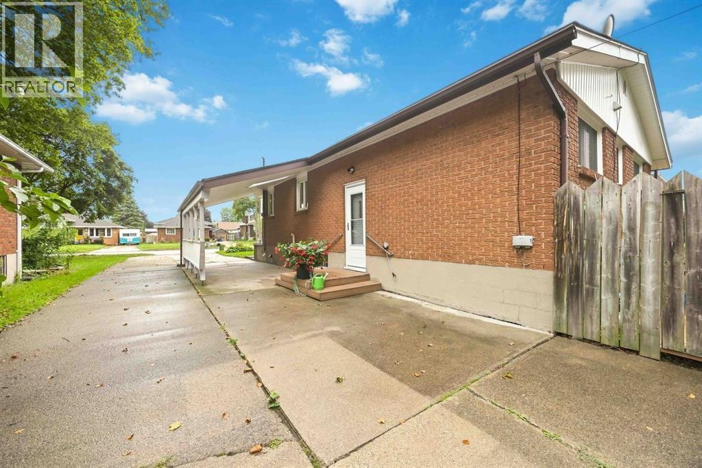 714 Victoria Avenue, Point Edward, Ontario  N7V 1J8 - Photo 28 - 26021834