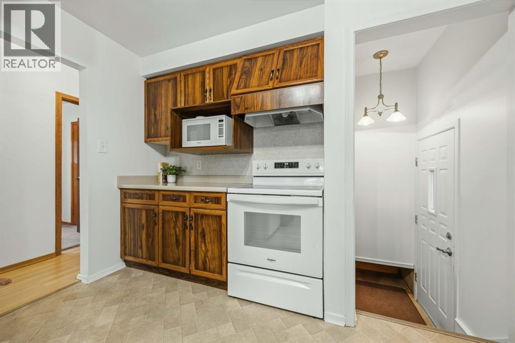 714 Victoria Avenue, Point Edward, Ontario  N7V 1J8 - Photo 9 - 26021834