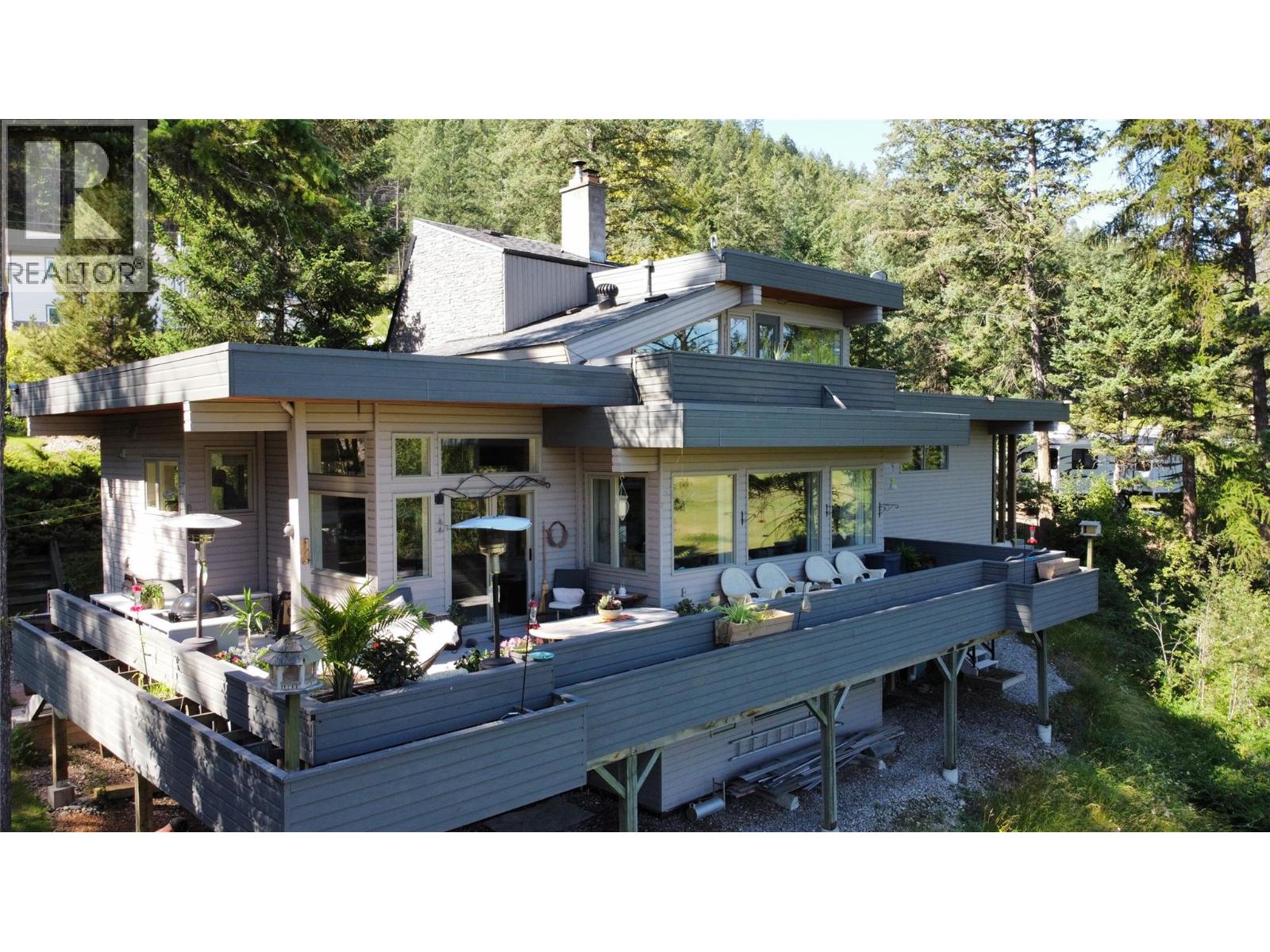 8875 Colony Road, Wardner, British Columbia  V0B 2J0 - Photo 46 - 10400361