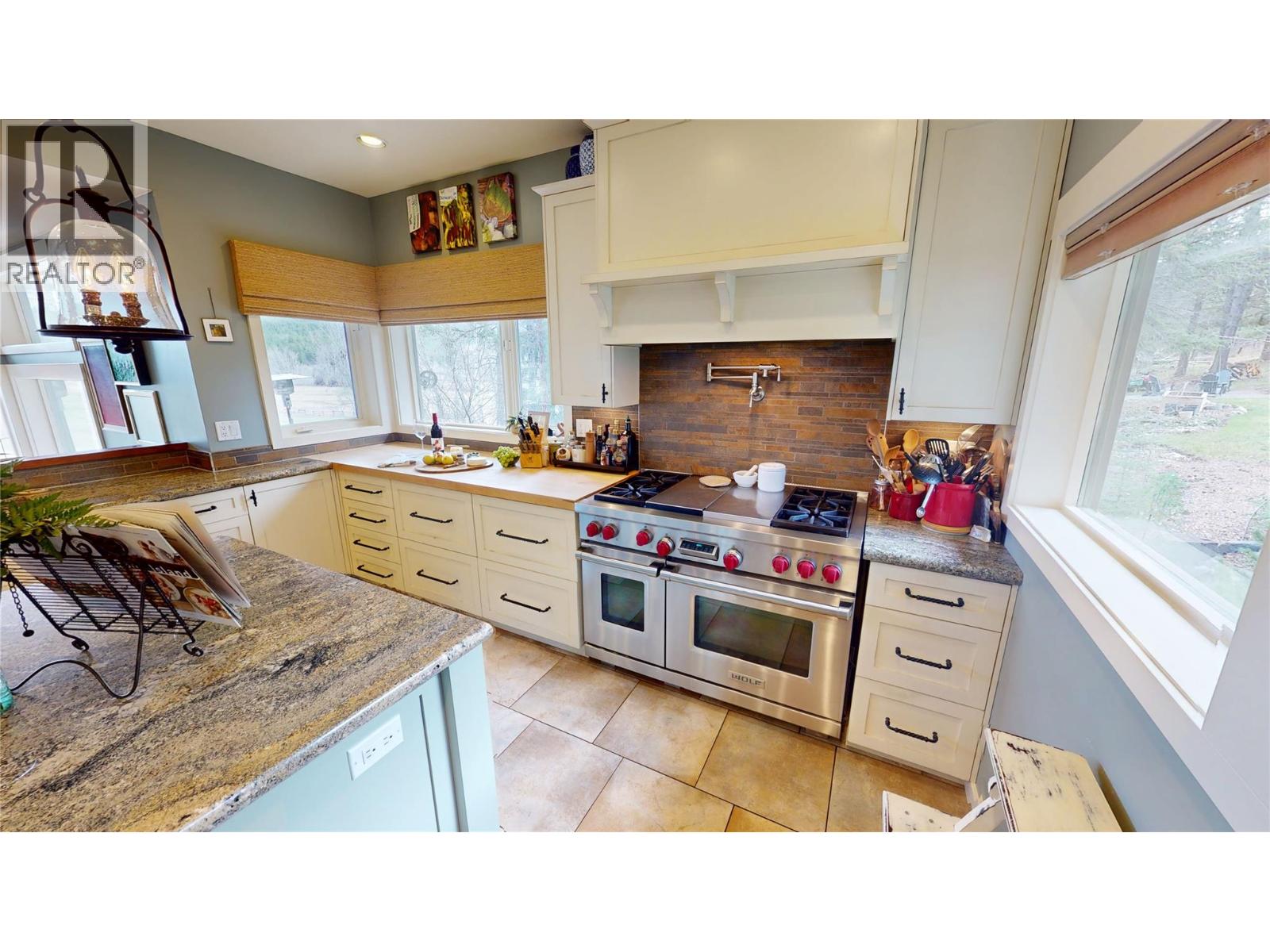 8875 Colony Road, Wardner, British Columbia  V0B 2J0 - Photo 6 - 10400361