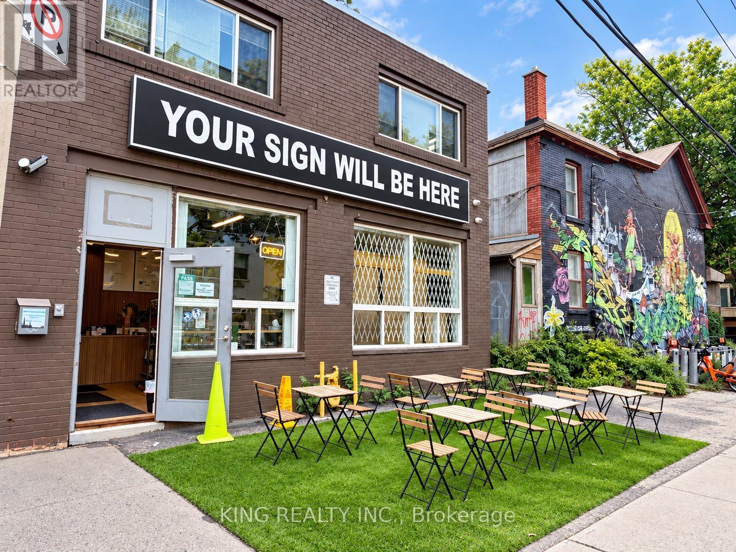260 NIAGARA STREET, Toronto, Ontario
