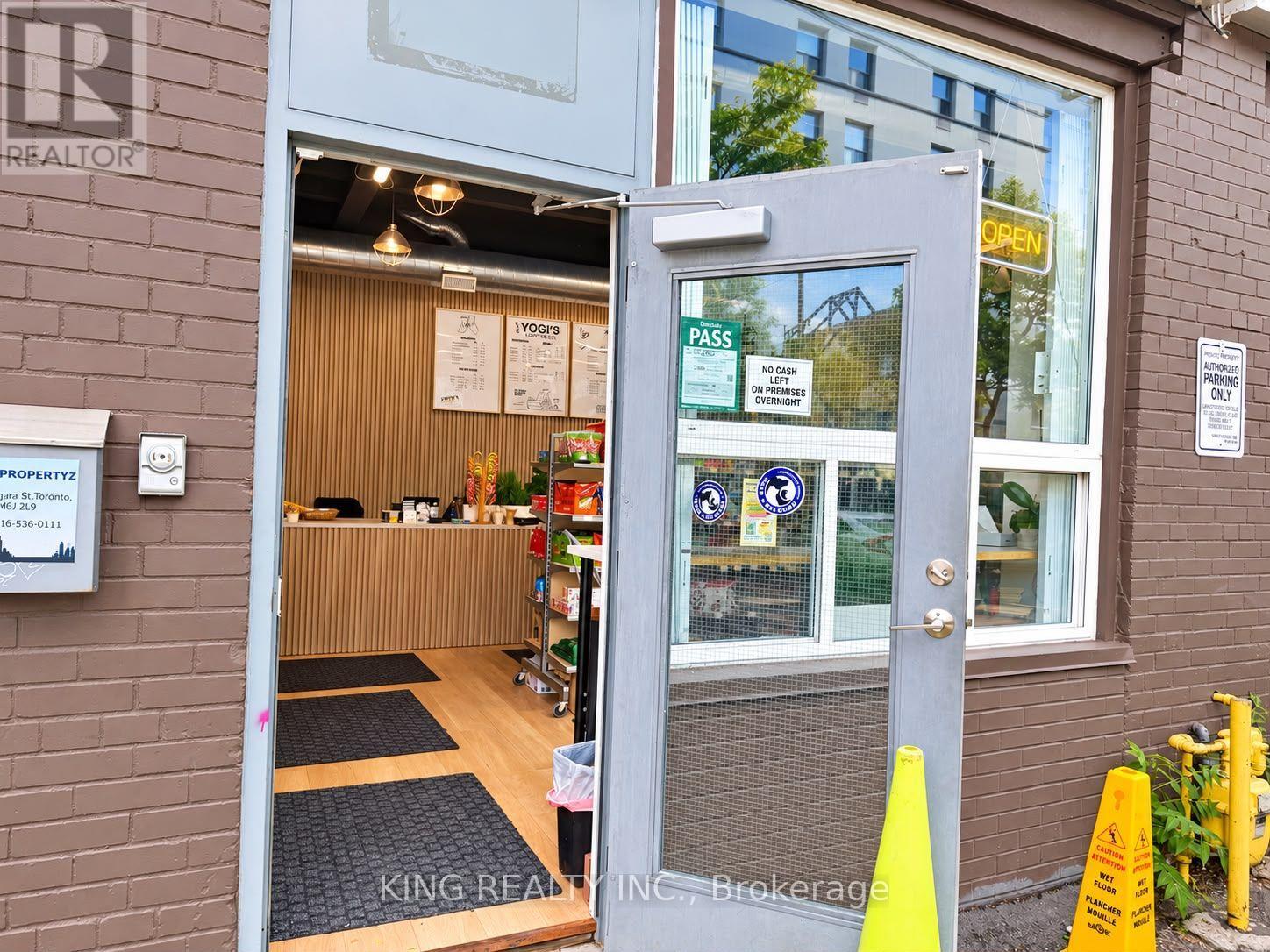 260 Niagara Street, Toronto, Ontario M6J 2L9 - Photo 3 - C13766400