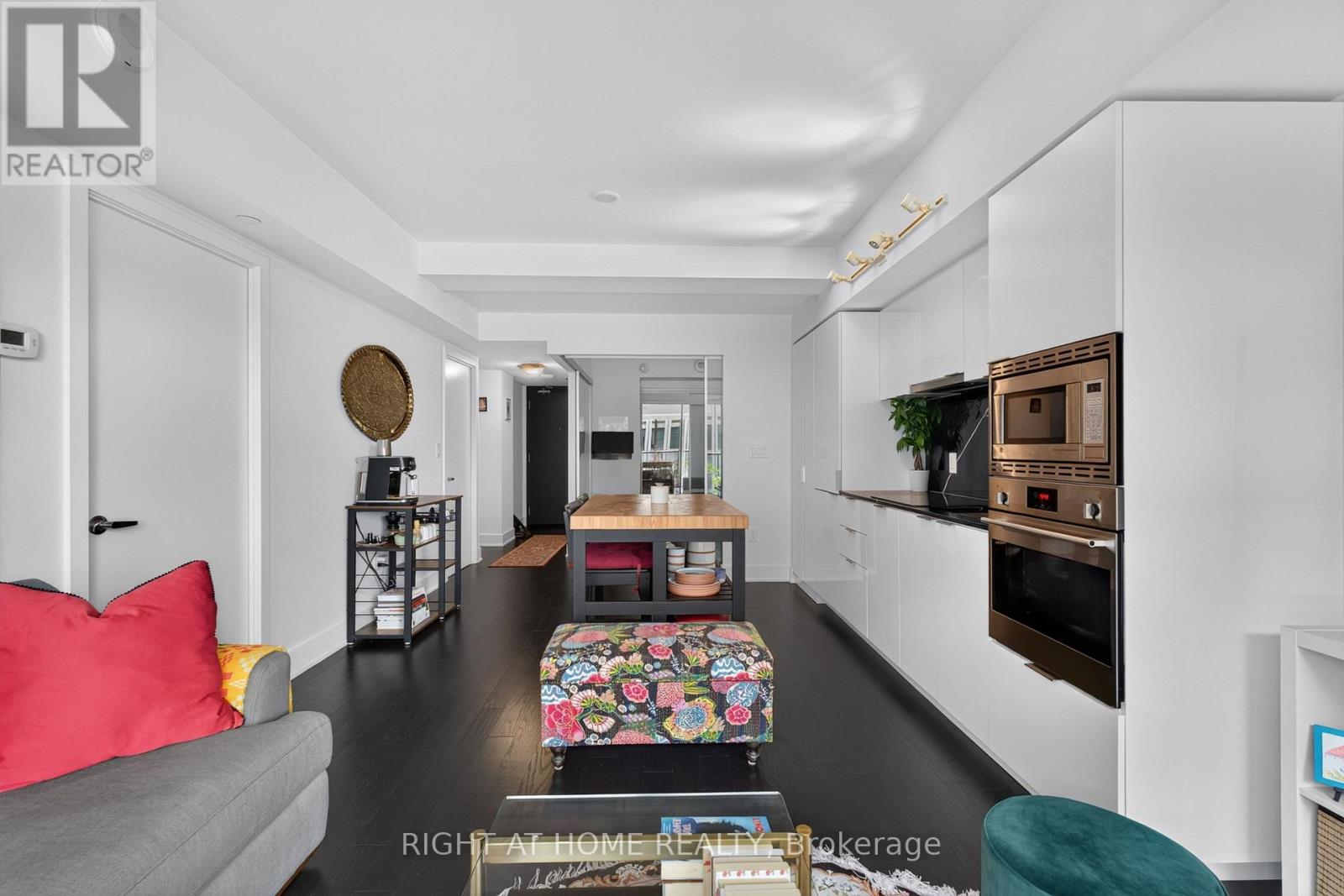 1809 - 955 Bay Street, Toronto, Ontario  M5S 0C6 - Photo 14 - C13766412