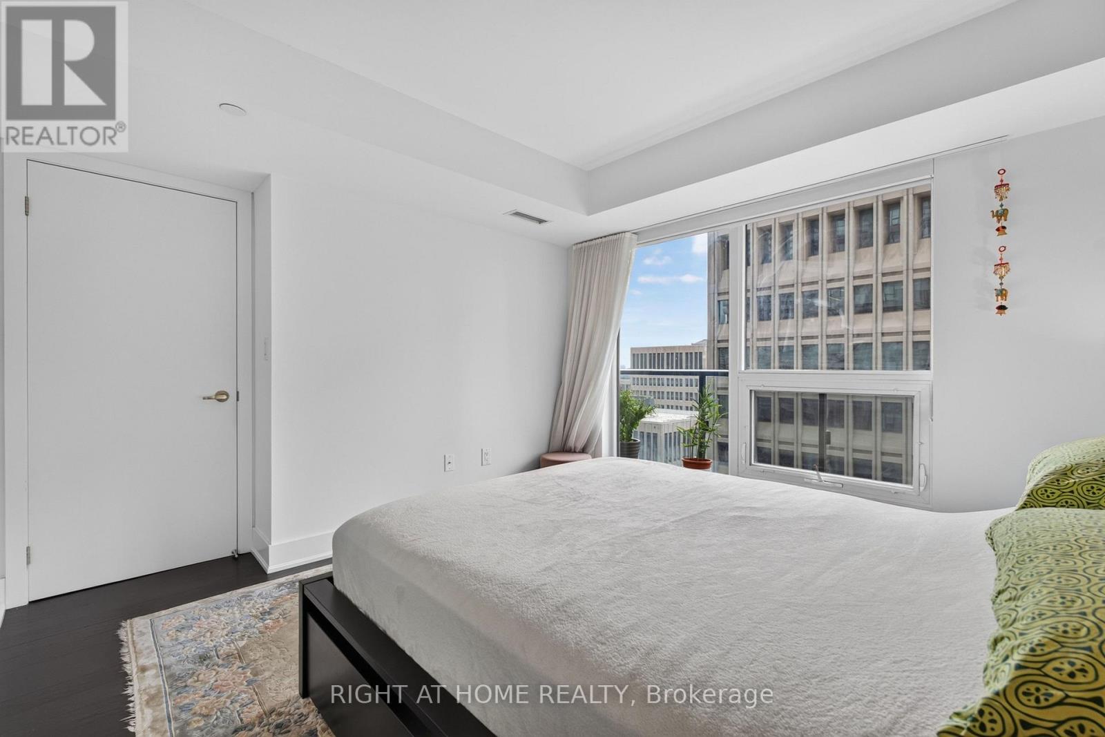 1809 - 955 Bay Street, Toronto, Ontario  M5S 0C6 - Photo 16 - C13766412