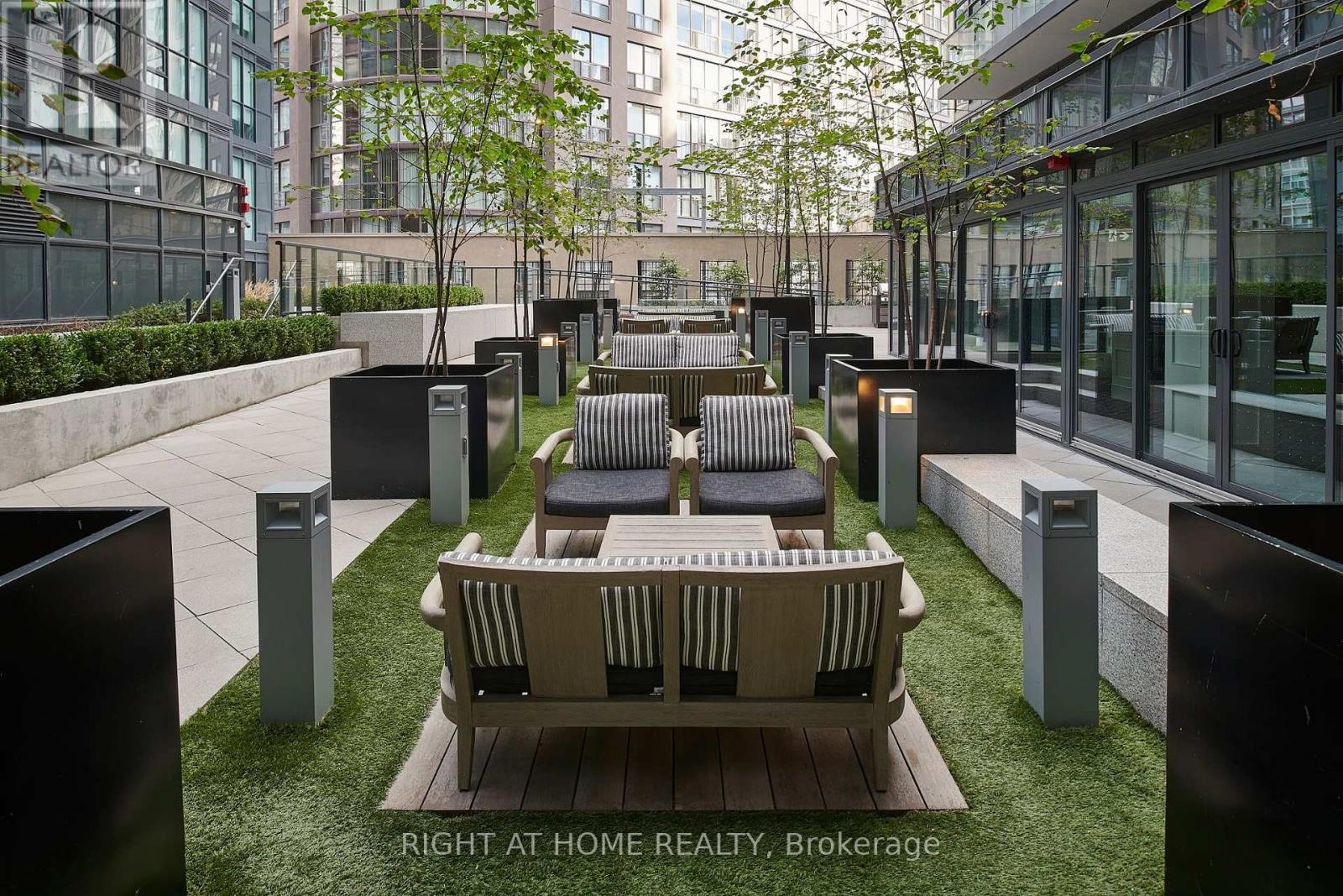 1809 - 955 Bay Street, Toronto, Ontario  M5S 0C6 - Photo 30 - C13766412