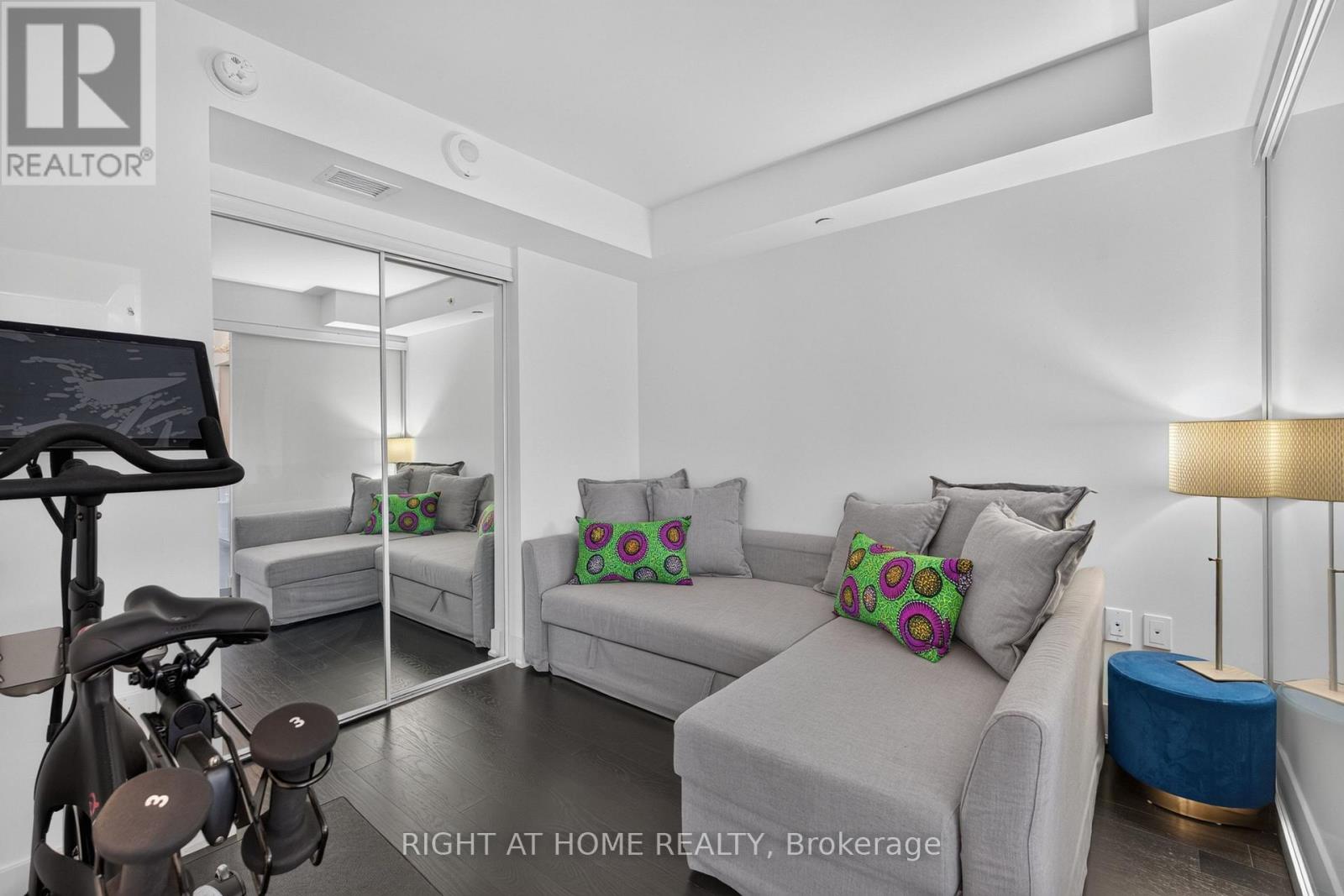 1809 - 955 Bay Street, Toronto, Ontario  M5S 0C6 - Photo 4 - C13766412