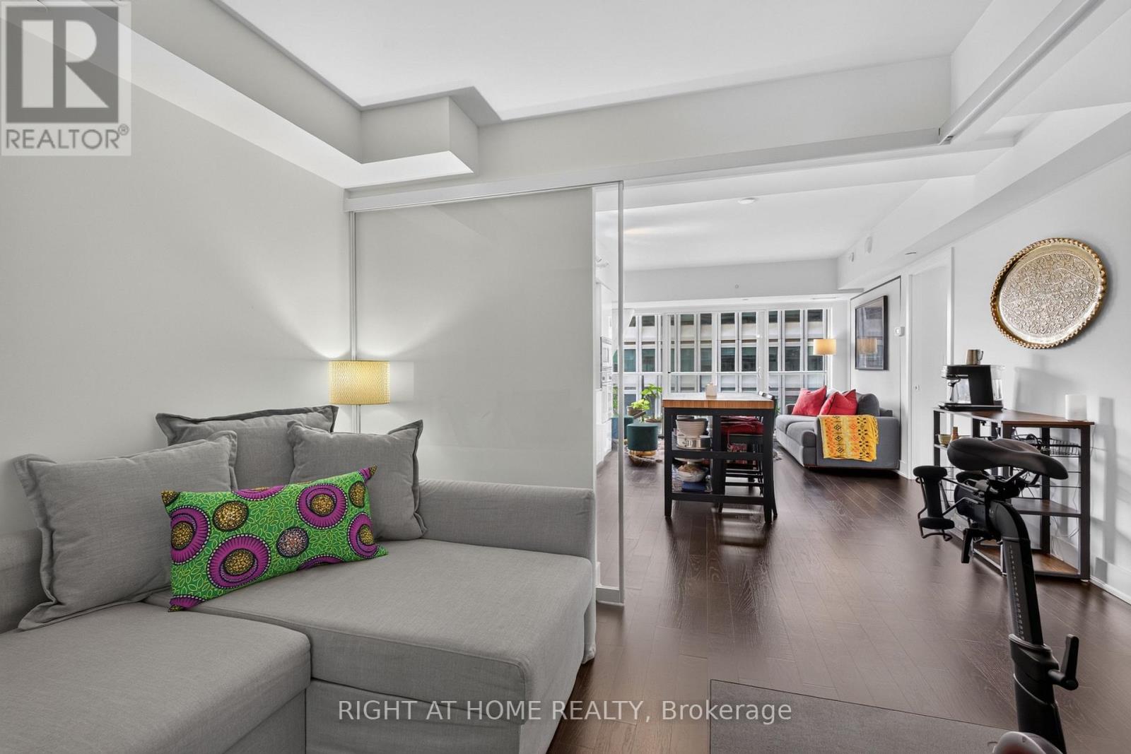 1809 - 955 Bay Street, Toronto, Ontario  M5S 0C6 - Photo 5 - C13766412
