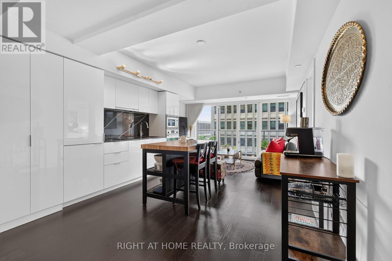 1809 - 955 Bay Street, Toronto, Ontario  M5S 0C6 - Photo 7 - C13766412