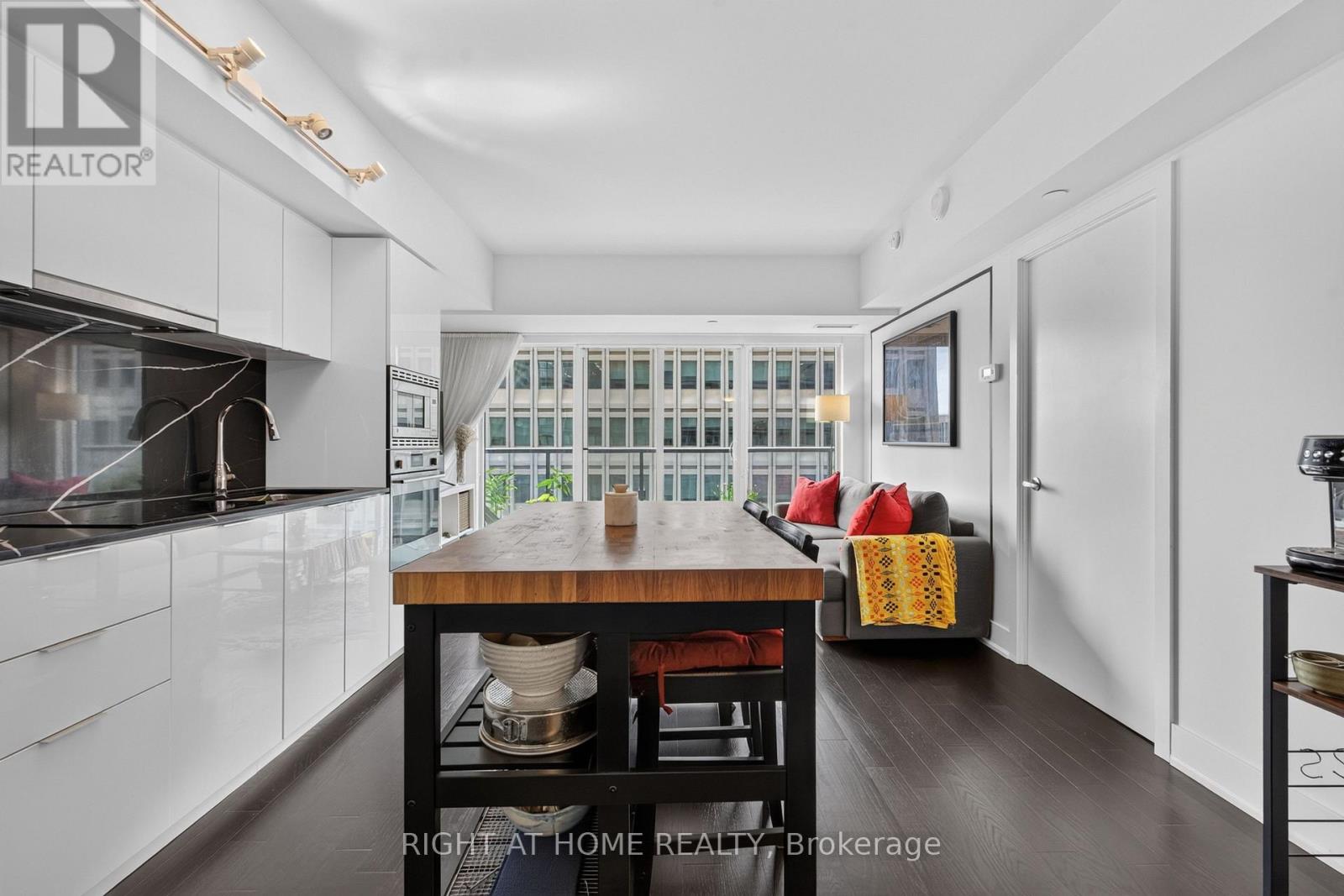 1809 - 955 Bay Street, Toronto, Ontario  M5S 0C6 - Photo 8 - C13766412