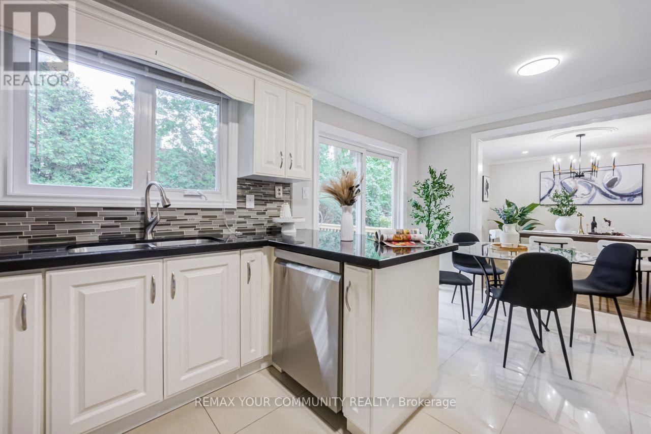 31 Clovercrest Road, Toronto, Ontario  M2J 1Z5 - Photo 19 - C13766428