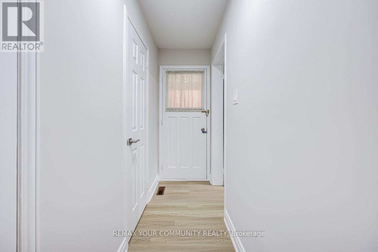 31 Clovercrest Road, Toronto, Ontario  M2J 1Z5 - Photo 22 - C13766428