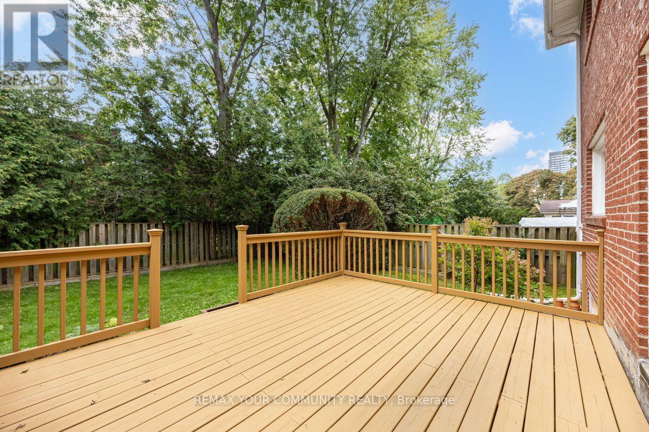 31 Clovercrest Road, Toronto, Ontario  M2J 1Z5 - Photo 46 - C13766428