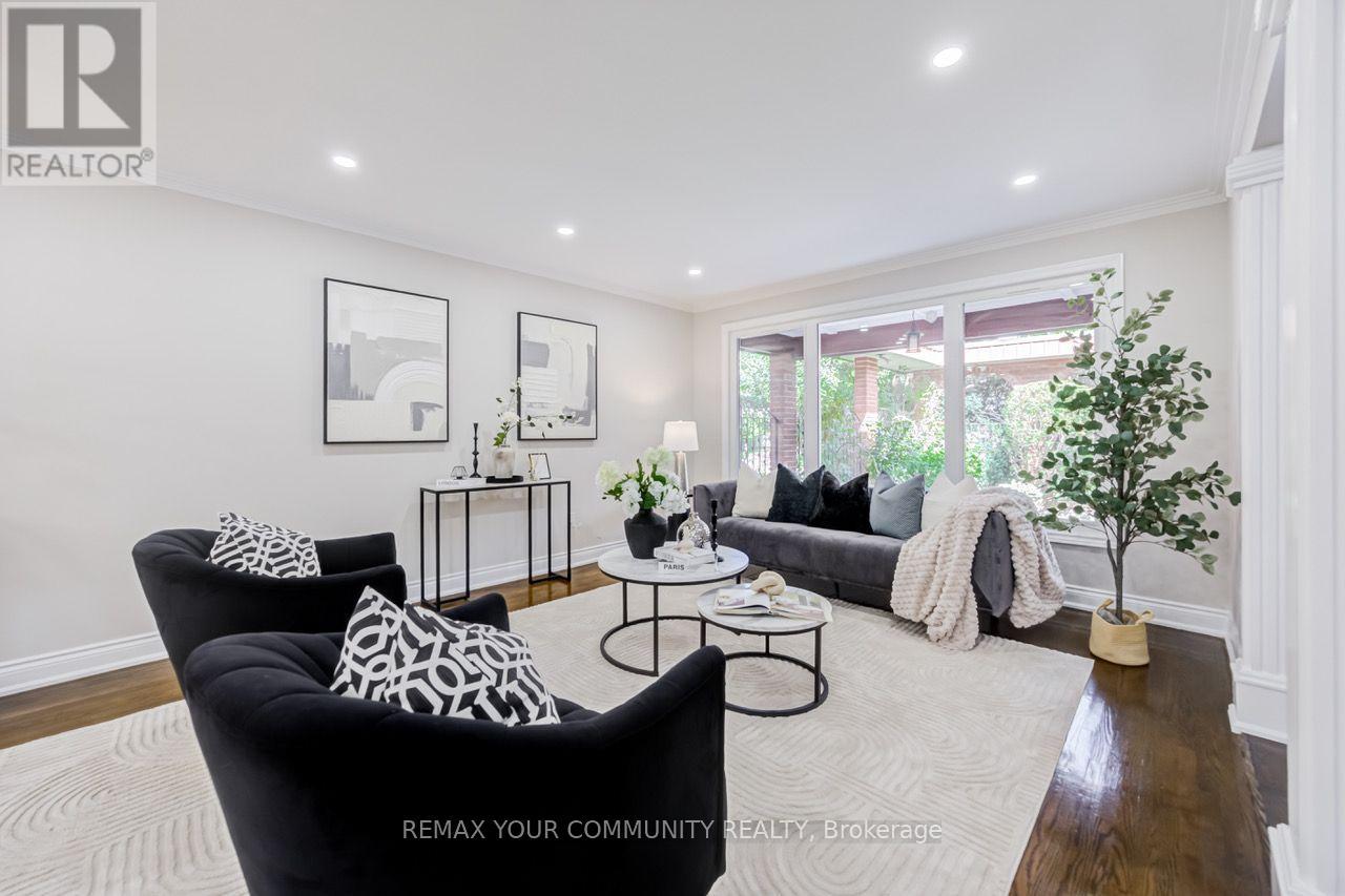 31 Clovercrest Road, Toronto, Ontario  M2J 1Z5 - Photo 7 - C13766428