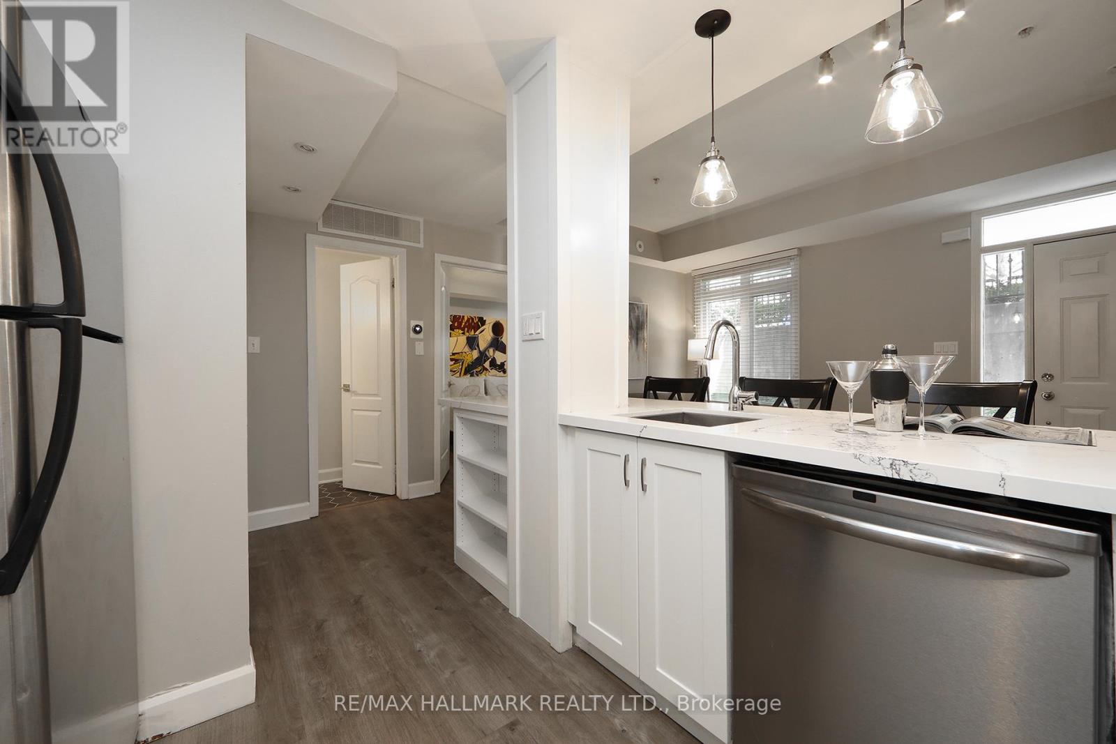 Th 10 - 78 Carr Street, Toronto, Ontario M5T 1B7 - Photo 15 - C13766674