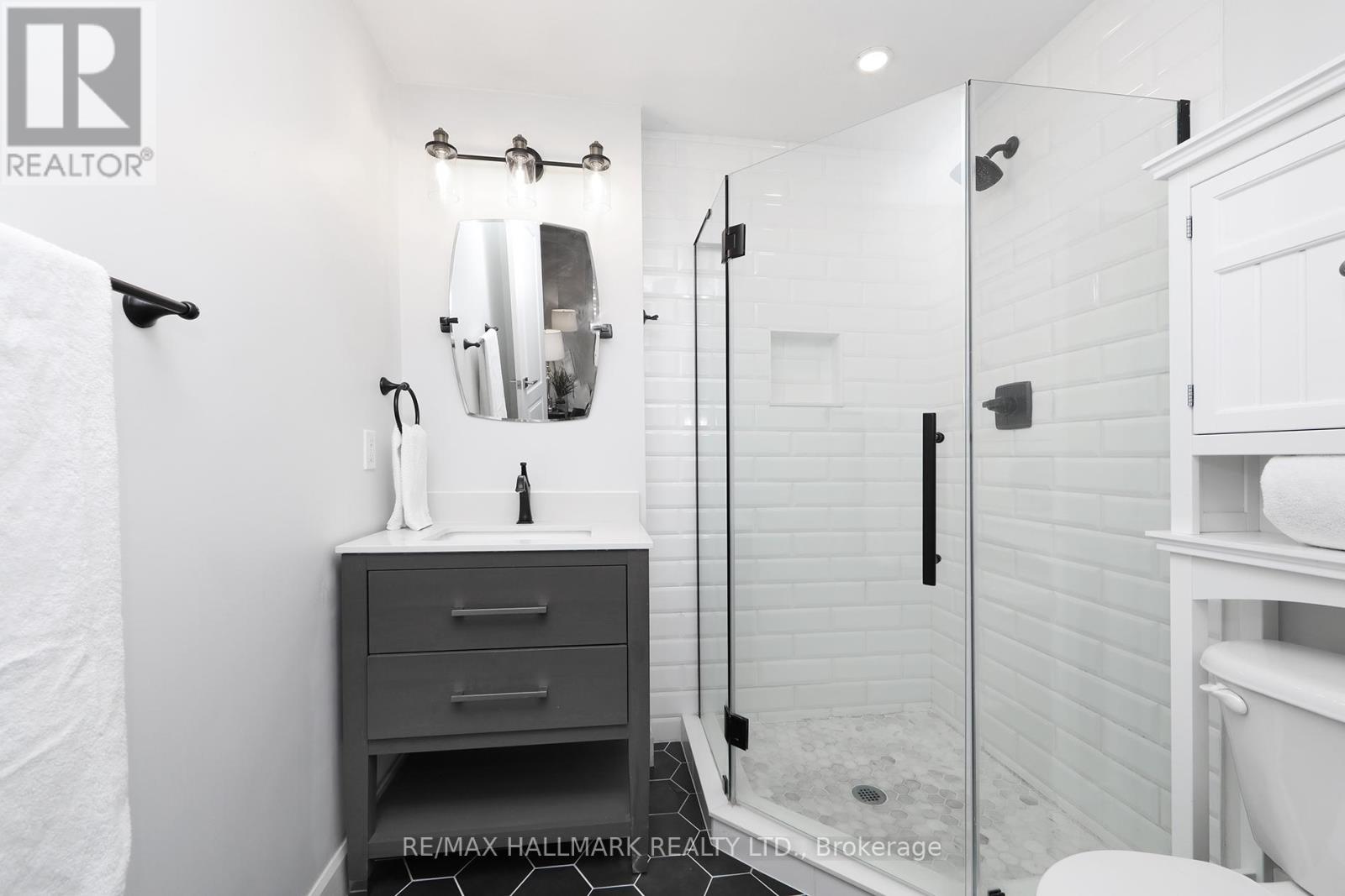 Th 10 - 78 Carr Street, Toronto, Ontario M5T 1B7 - Photo 17 - C13766674