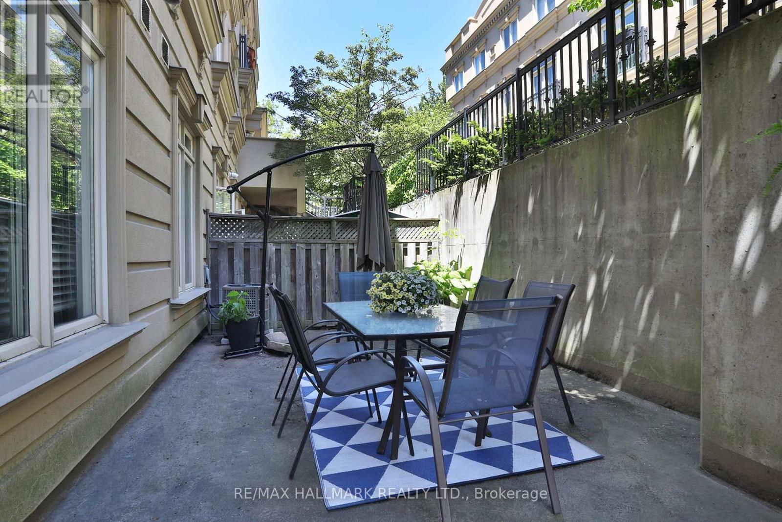 Th 10 - 78 Carr Street, Toronto, Ontario M5T 1B7 - Photo 3 - C13766674