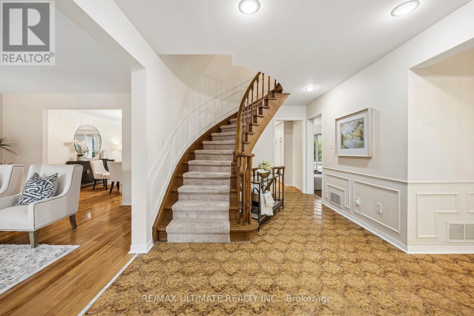 32 Saddletree Drive, Toronto, Ontario M2H 3L3 - Photo 2 - C13766694