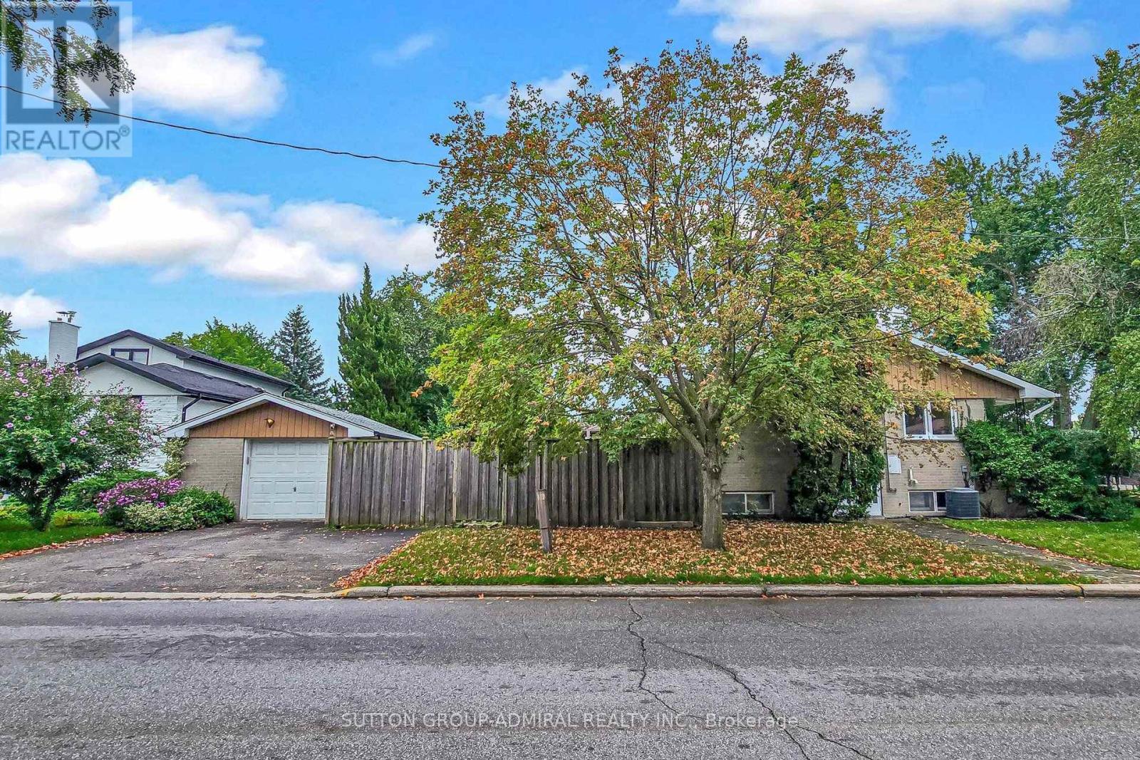 49 Talbot Road, Toronto, Ontario  M2M 1R7 - Photo 2 - C13751766