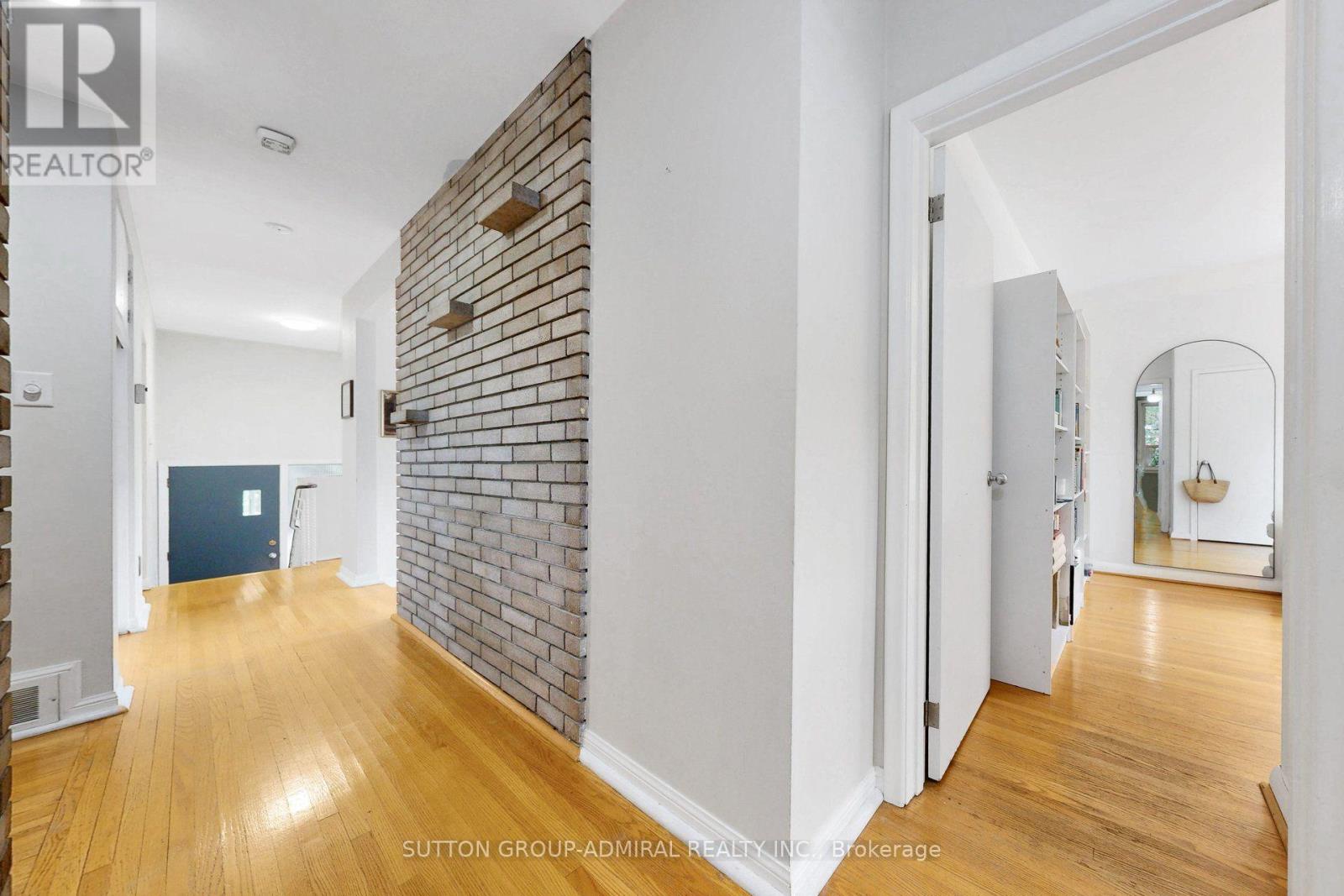 49 Talbot Road, Toronto, Ontario  M2M 1R7 - Photo 9 - C13751766