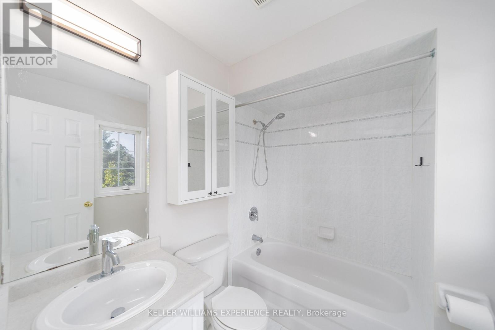 4 Castle Park Boulevard, Vaughan, Ontario  L4H 1M5 - Photo 10 - N13765350