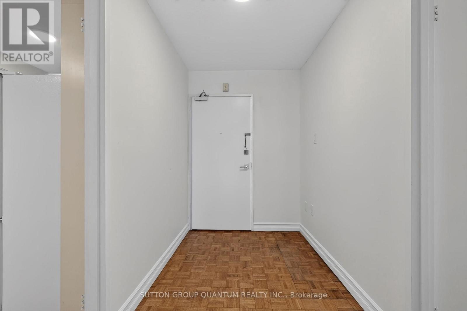 504 - 965 Inverhouse Drive, Mississauga, Ontario L5J 4B4 - Photo 3 - W13540066