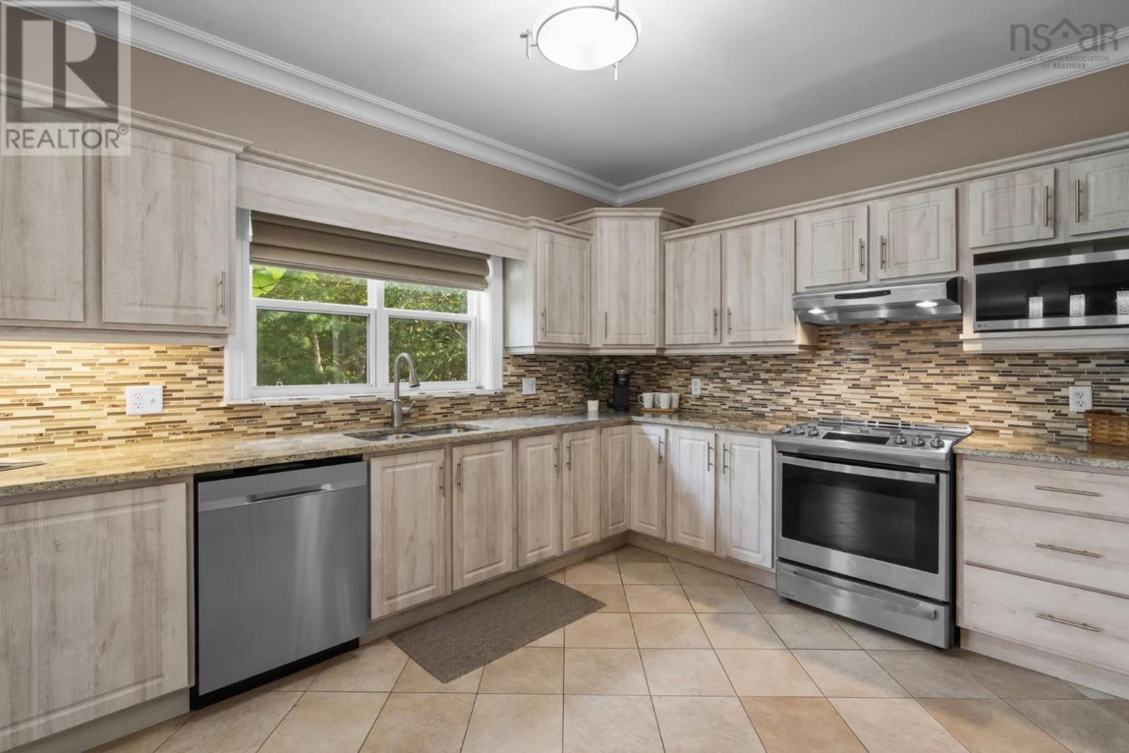 204 Southgate Drive, Bedford, Nova Scotia  B4A 4K8 - Photo 15 - 202622897