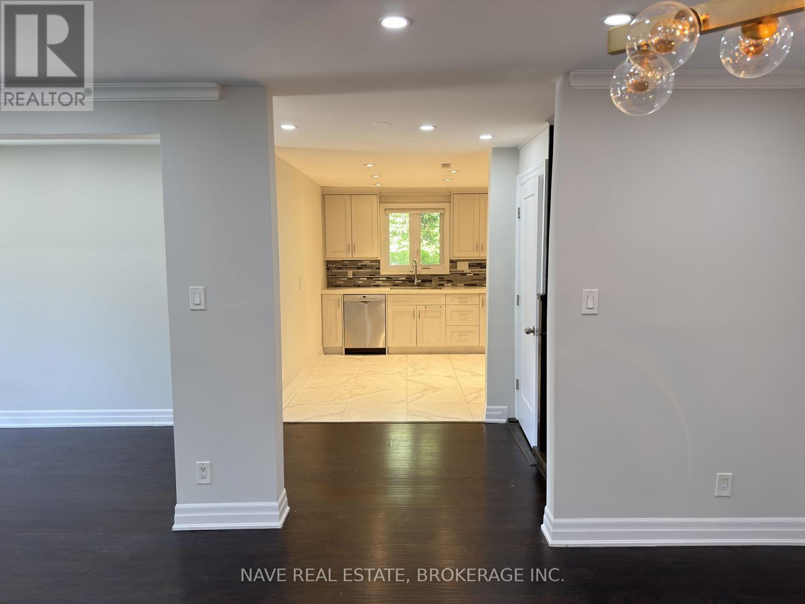 Main Floor - 50 Elgin Mills Road W, Richmond Hill (Westbrook), Ontario  L4C 4M2 - Photo 6 - N13766642