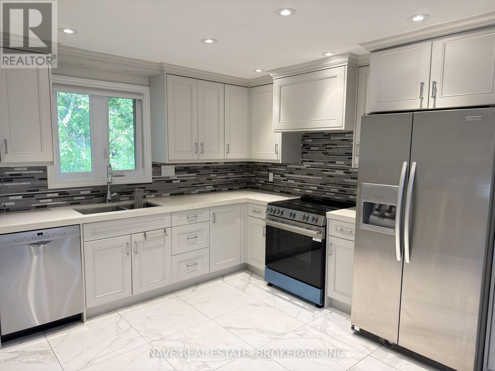 Main Floor - 50 Elgin Mills Road W, Richmond Hill (Westbrook), Ontario  L4C 4M2 - Photo 8 - N13766642