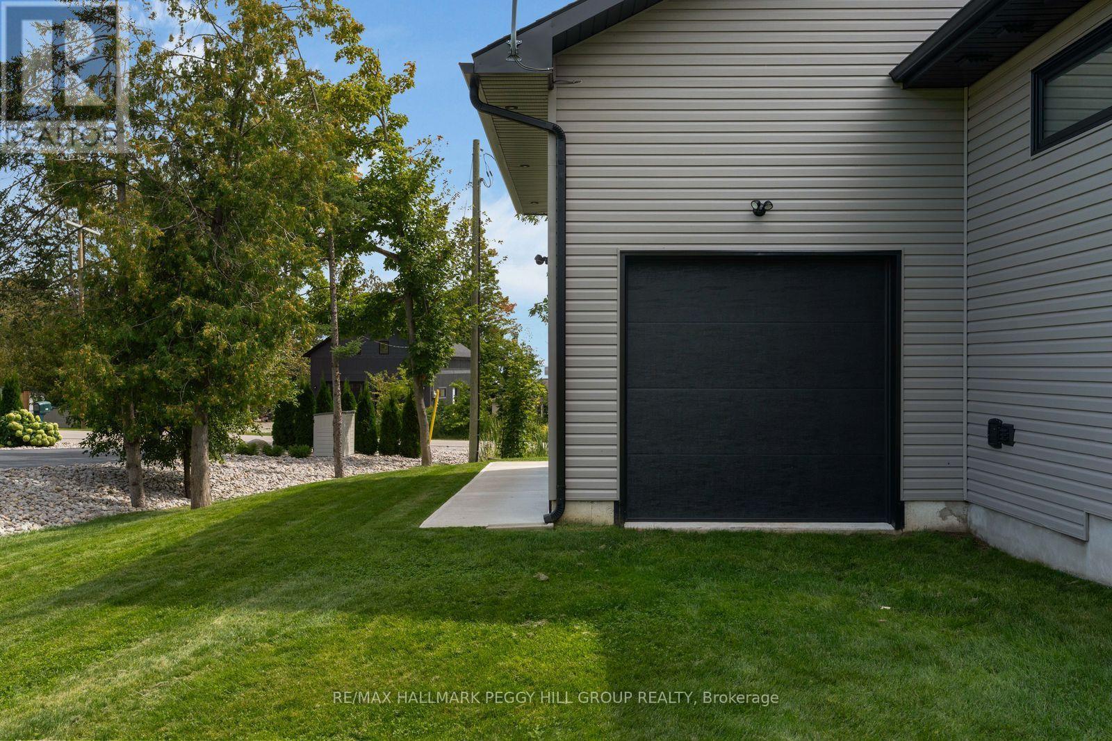 1016 Lakeshore Road E, Oro-Medonte, Ontario  L0L 1T0 - Photo 26 - S13766760