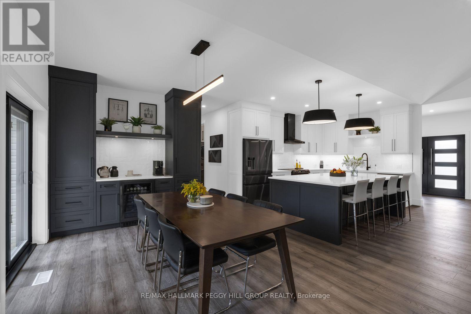 1016 Lakeshore Road E, Oro-Medonte, Ontario  L0L 1T0 - Photo 4 - S13766760